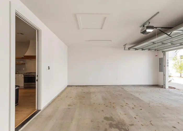 New House King Beds Garage Patio Luxury * Lafayette