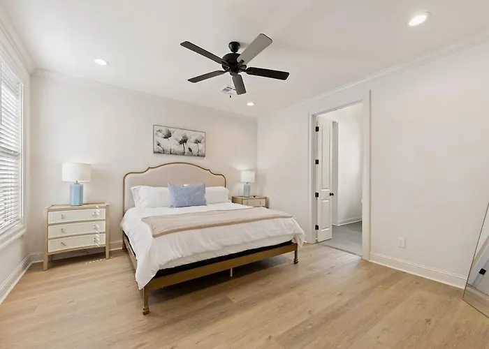 New House King Beds Garage Patio Luxury