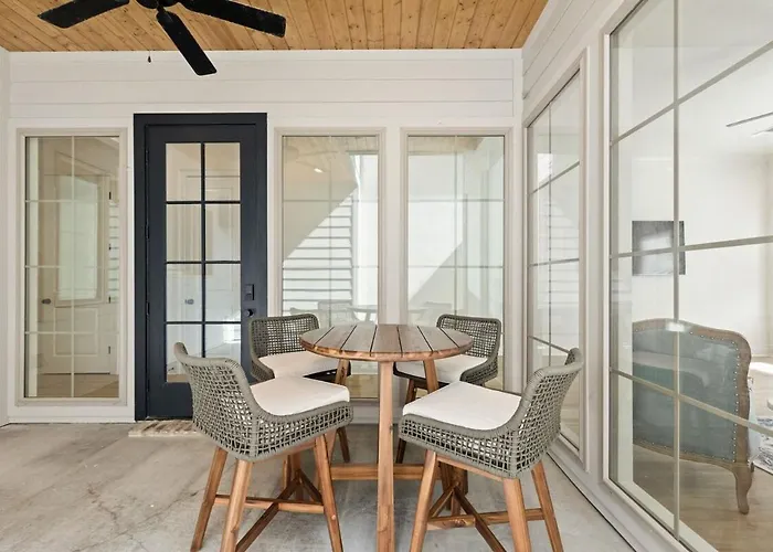 New House King Beds Garage Patio Luxury