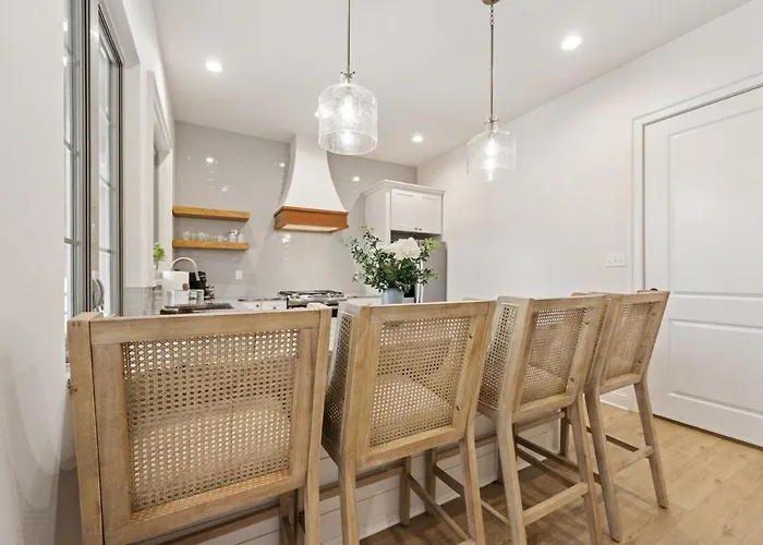 Appartement New House King Beds Garage Patio Luxury *